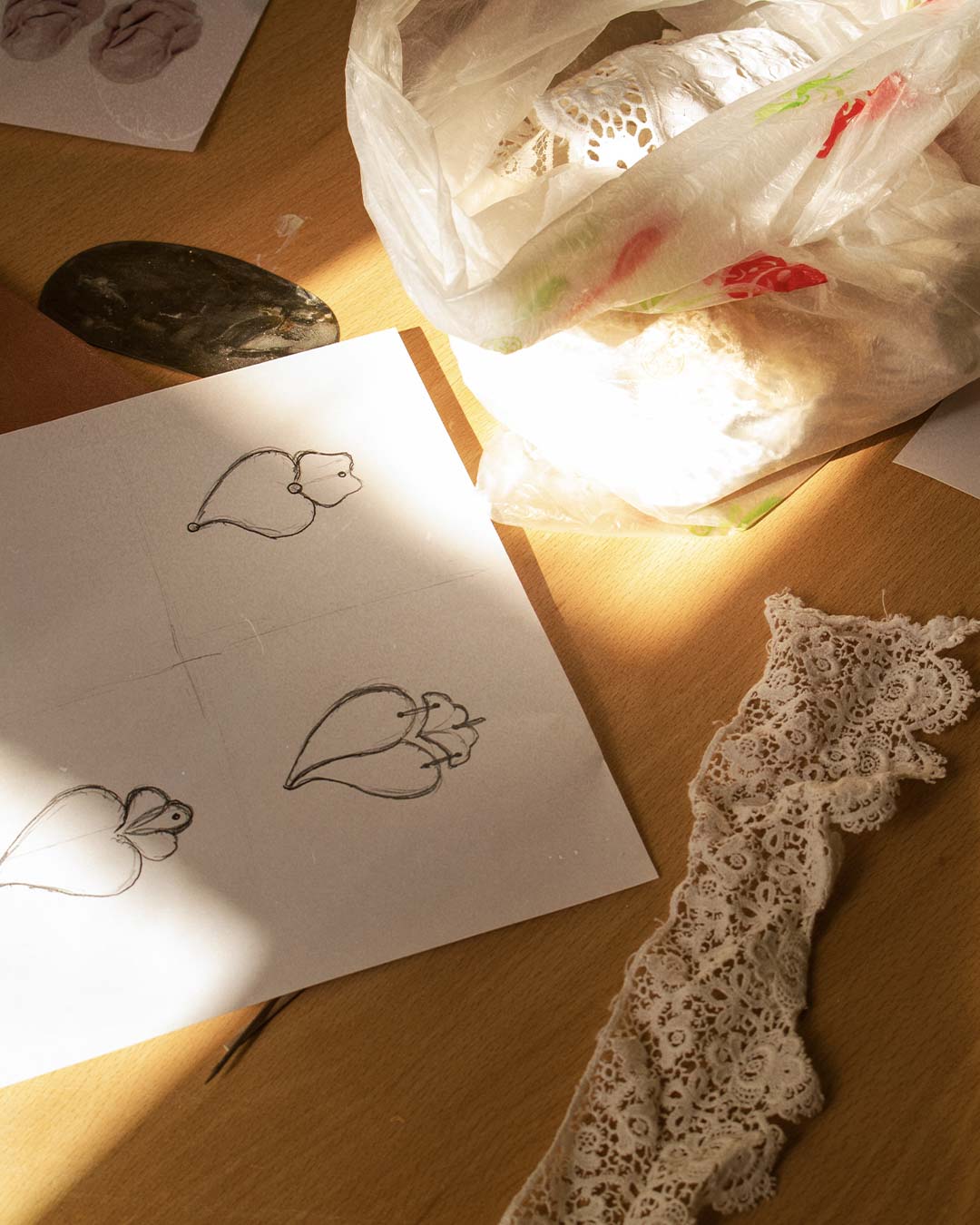 Taller de ceràmica: Dissenya les teves arracades i penjolls 2h
